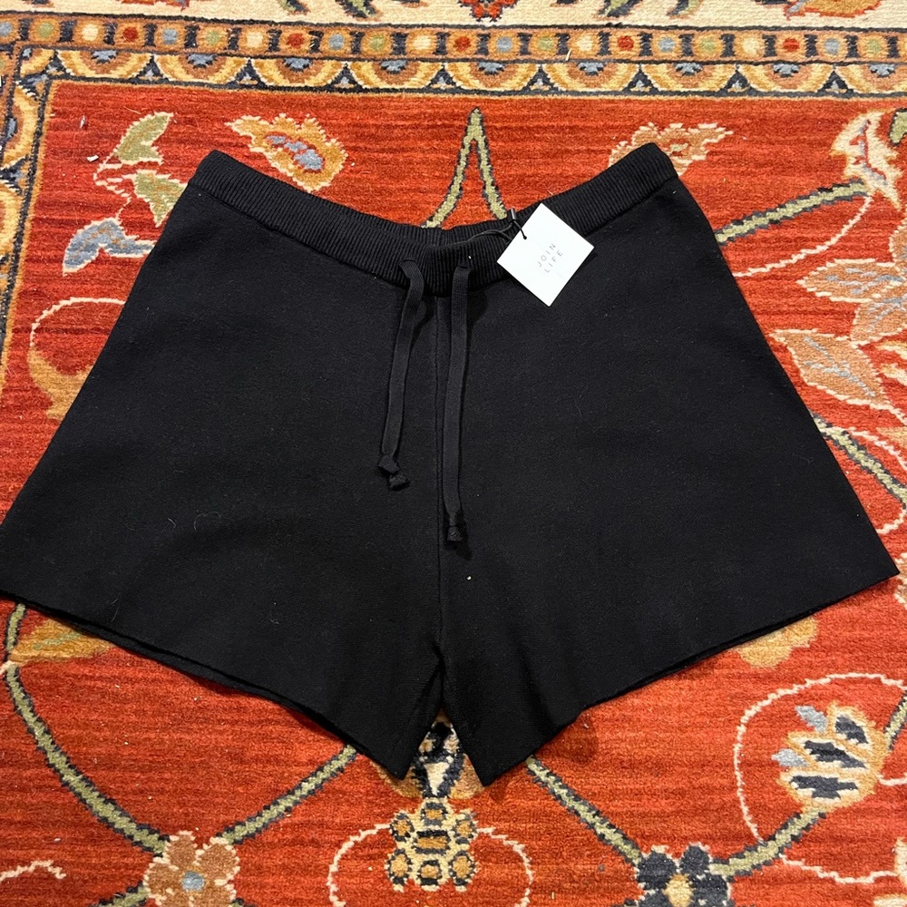 Zara • sweater black shorts